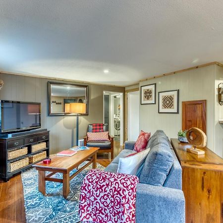 Cozy Coleman St. Cottage Bethel Exterior photo